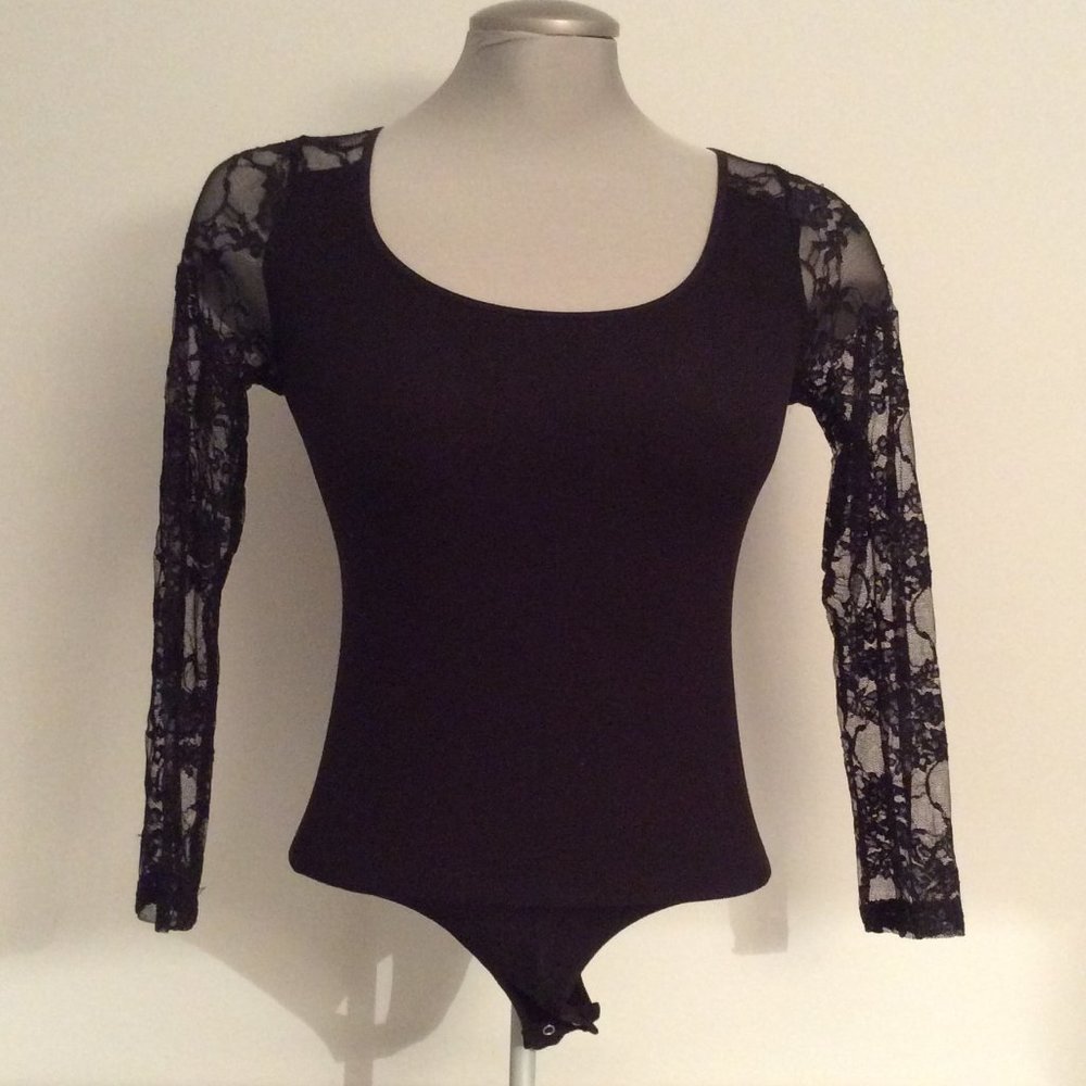 ⭐Bebe Black Long-Sleeve Bodysuit with Lace